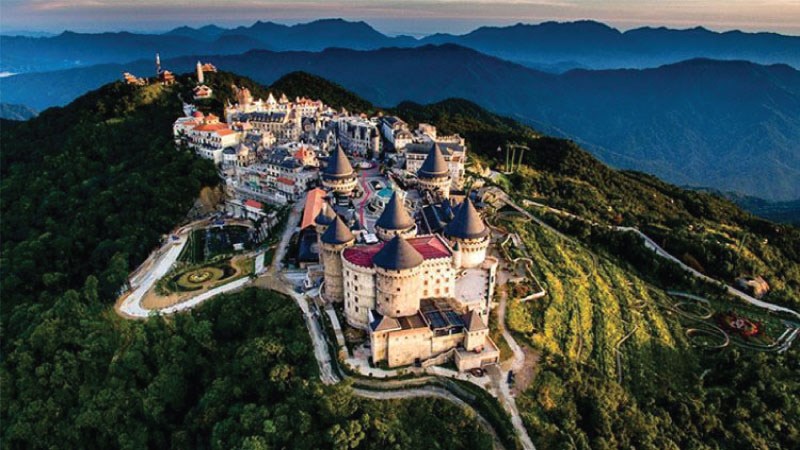 Bà Nà Hills - Đường lên tiên cảnh