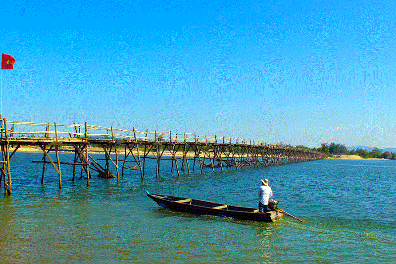 Vẻ đẹp mộc mạc tại cầu Ông Cọp