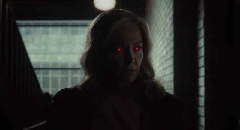 Martha Kent cùng đôi mắt ánh đỏ trong Trailer