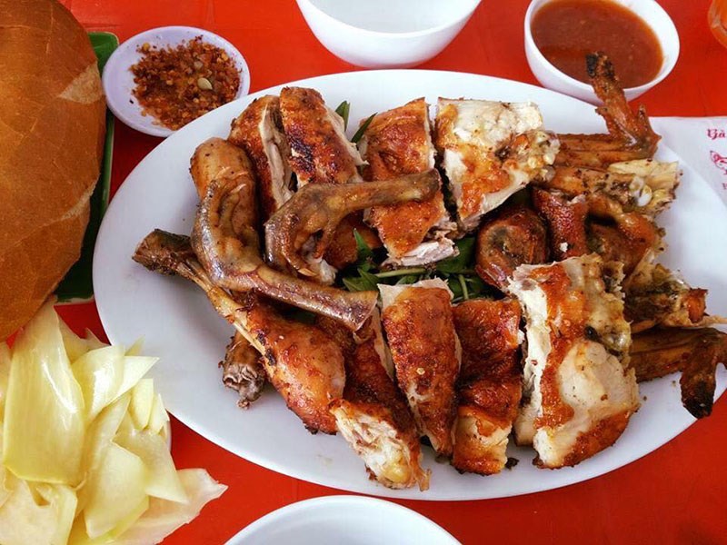Gà nướng anh Tư siêu hấp dẫn