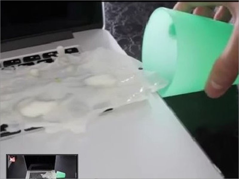 Chơi khăm với bàn phím máy tính