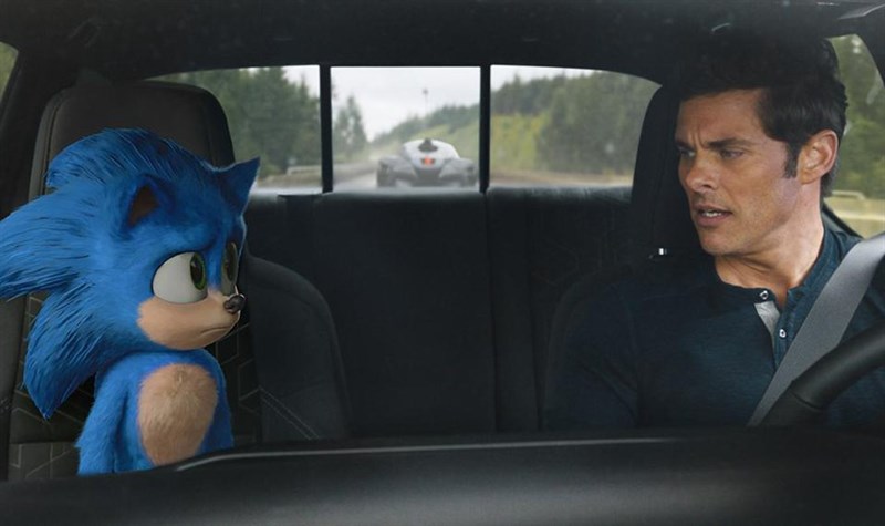 Sonic (bên trái) và Tom Wachowski (bên phải)