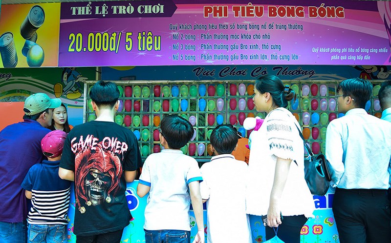 Phóng phi tiêu - trò chơi dân gian 