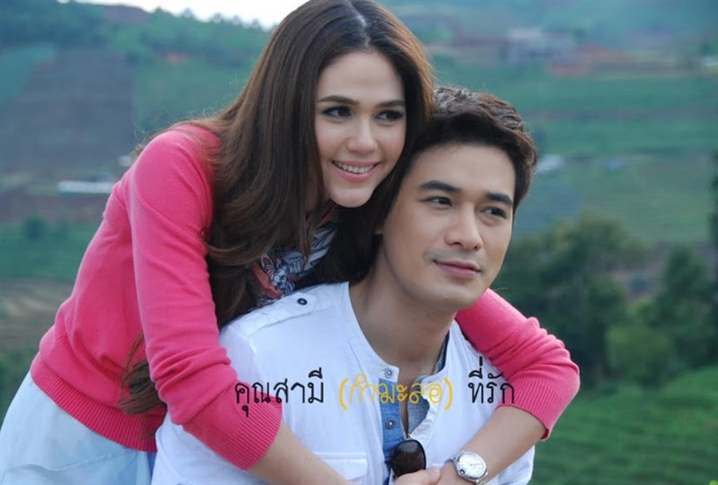 Primmapa (bên trái) và Khun Tom (bên phải)