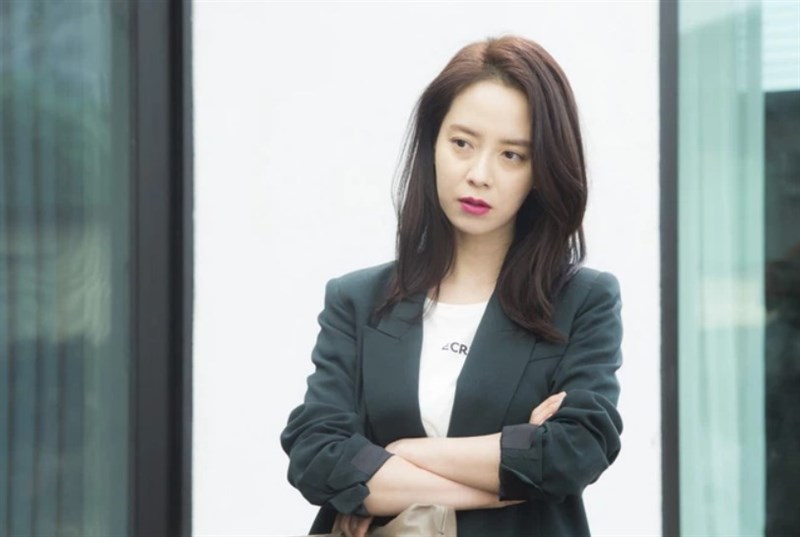 Song Ji Hyo trong vai Mi Young