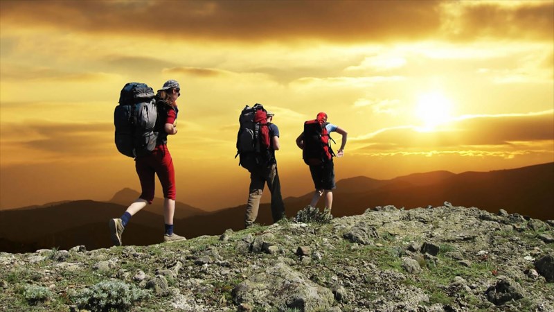Trekking là chuyến đi bộ đường dài và liên tục qua nhiều địa điểm