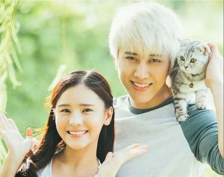 Taliw (bên trái) và Tenten (bên phải)