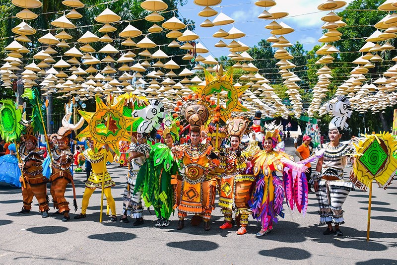 Show diễn hành carnival - Đầm Sen