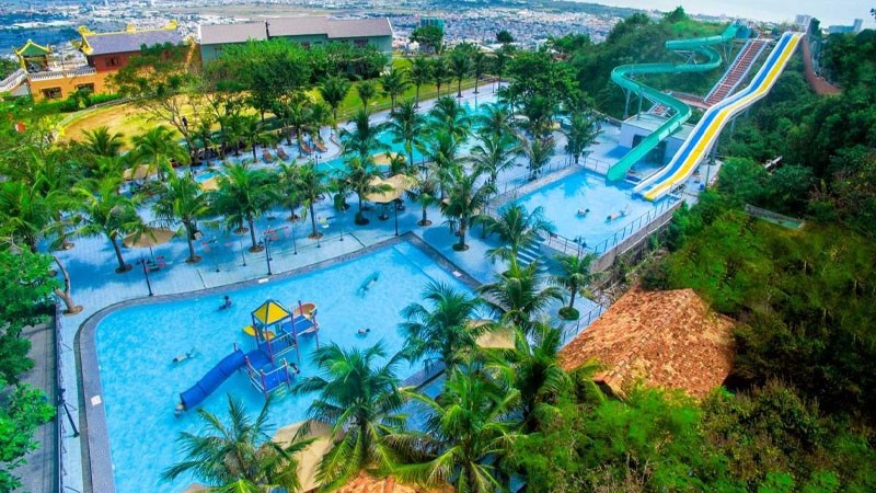 Công viên nước tại Hồ Mây 