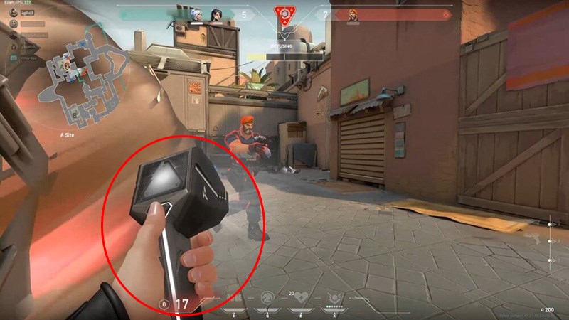 Phe ph&ograve;ng thủ c&oacute; c&ocirc;ng cụ gỡ bom