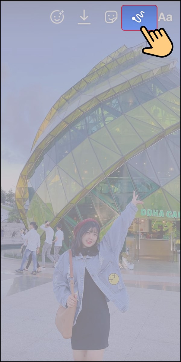 nhấn v&agrave;o biểu tượng vẽ sợi d&acirc;y uốn kh&uacute;c