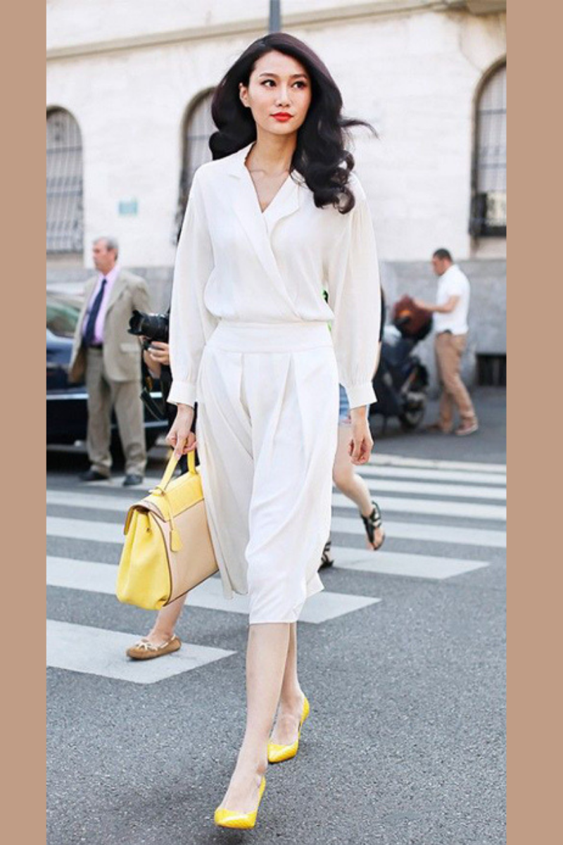 Tông màu trắng luôn là sự lựa chọn hoàn hảo cho outfit công sở
