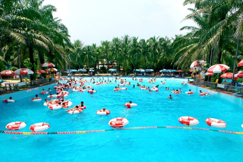 Hồ bơi tạo sóng - Đầm Sen Nước