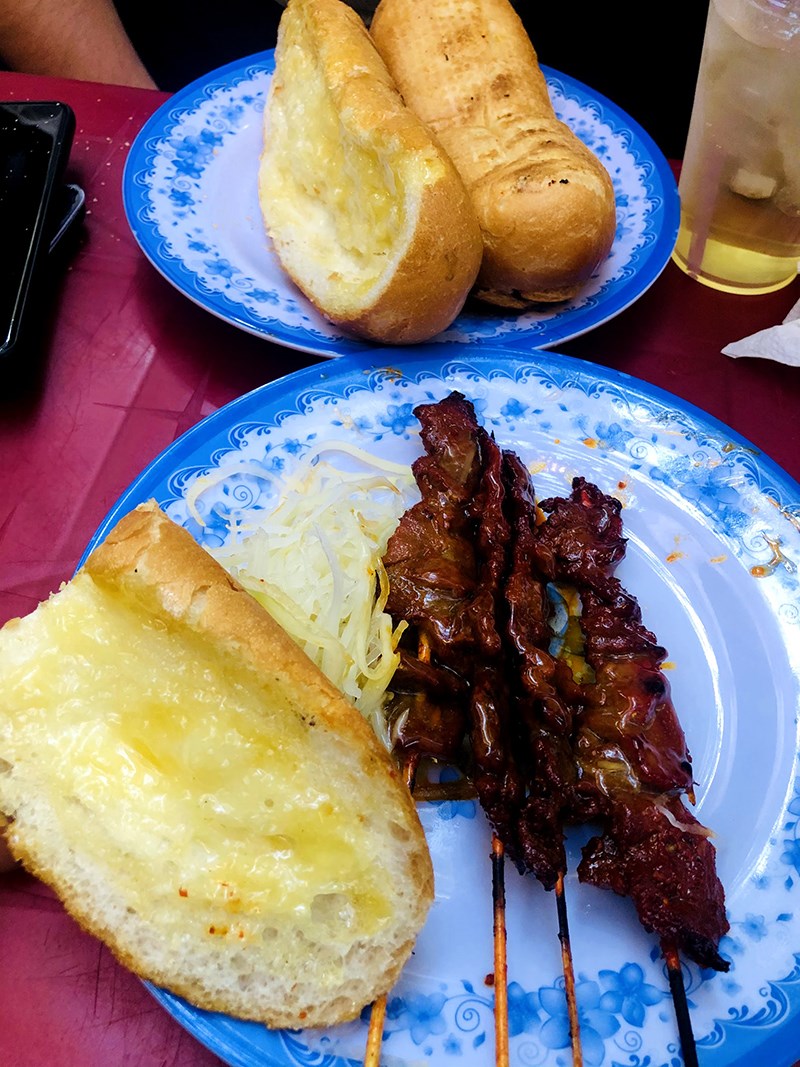 A Tùng Bánh mì bò nướng bơ Campuchia