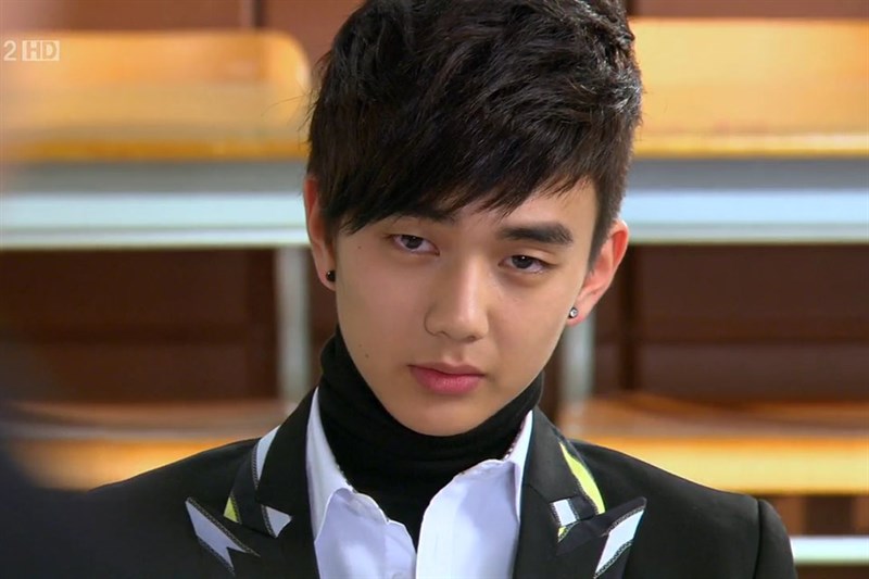 Hwang Baek Hyun (Yoo Seung Ho)