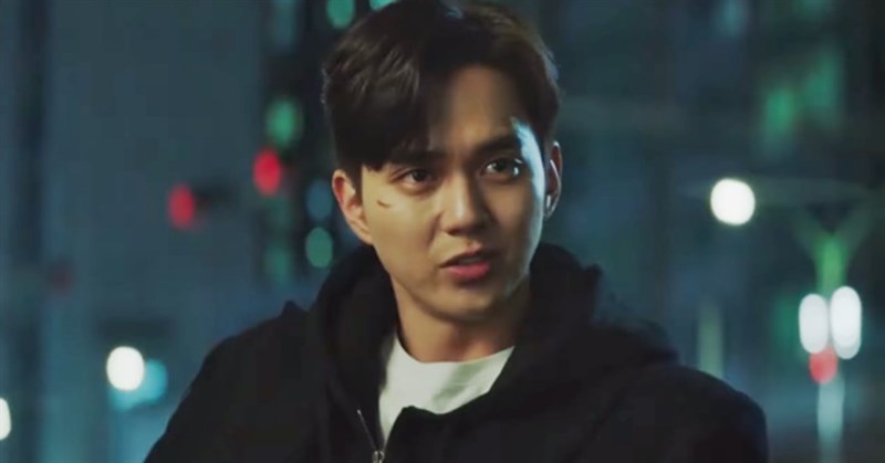 Yoo Seung Ho vào vai cảnh sát Dong Baek