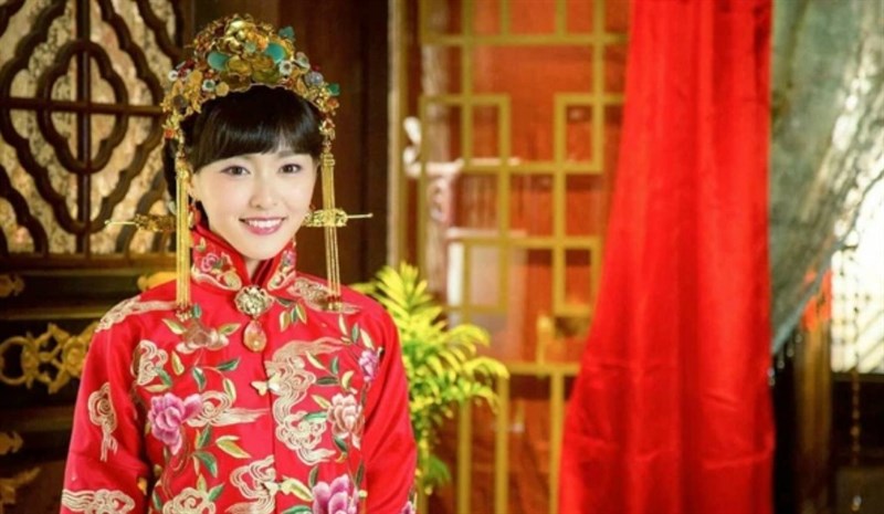 Đường Yên trong vai Lạc Nhan