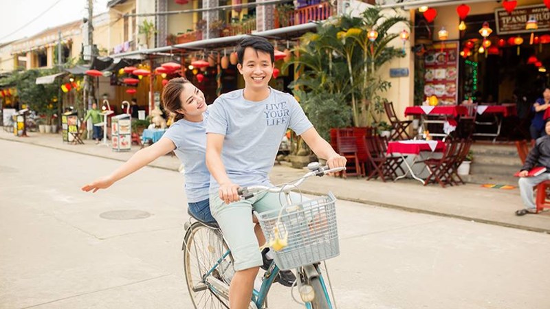 yêu thích những chàng trai giản dị, gọn gàng và chung thủy. 
