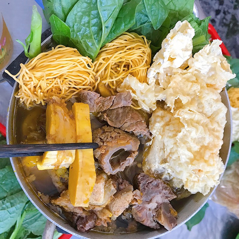 Lẩu bò nghĩa địa cực hấp dẫn