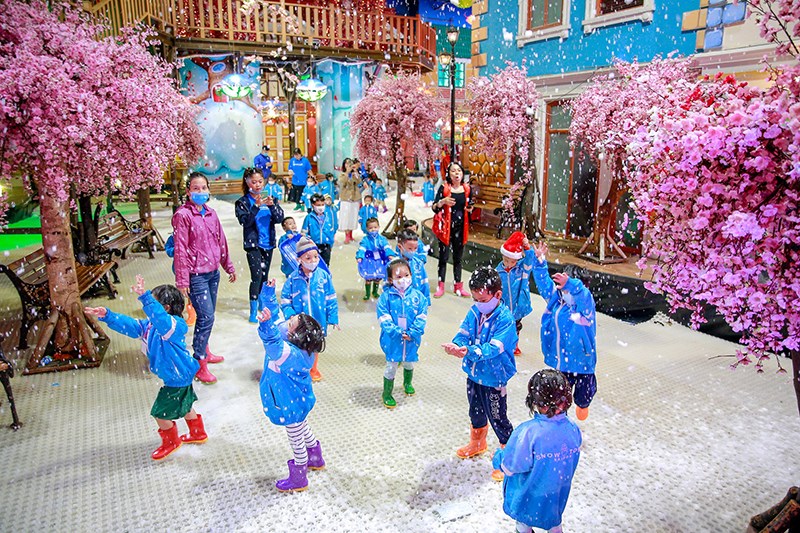 Vui chơi tại Snow Town quận 2
