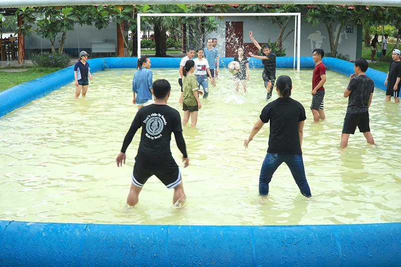 Trò chơi bóng nước