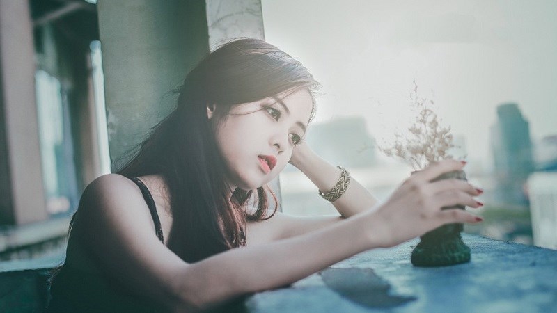 Có sức hấp dẫn, thu hút kỳ lạ