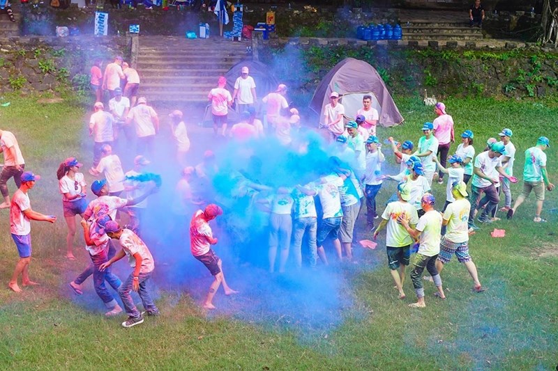 Trò chơi ném bột - Teambuilding 