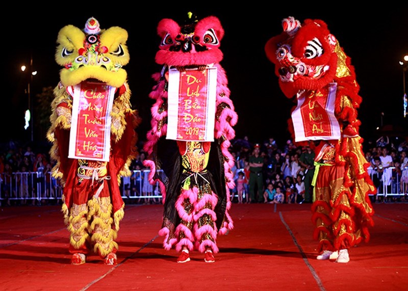 Ảnh múa lân đêm trung thu