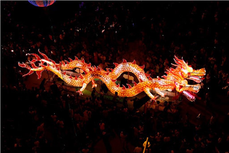 Múa rồng đêm trung thu 