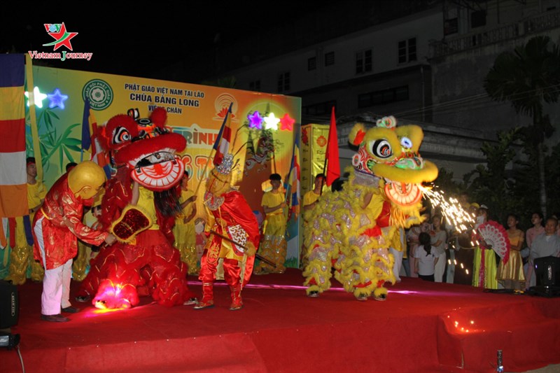 Múa lân đêm trung thu dễ thương sinh động