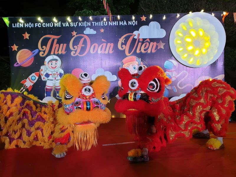Ảnh múa lân hấp dẫn, cuốn hút người xem