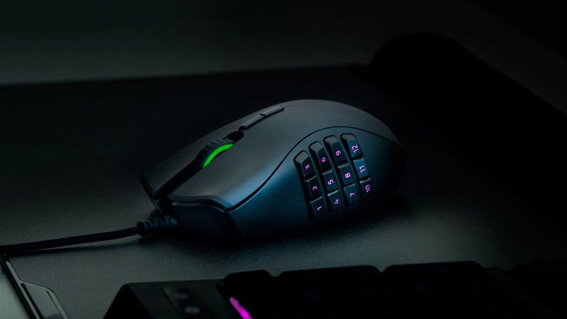 Razer Naga Trinity có tổng cộng 19 nút bấm