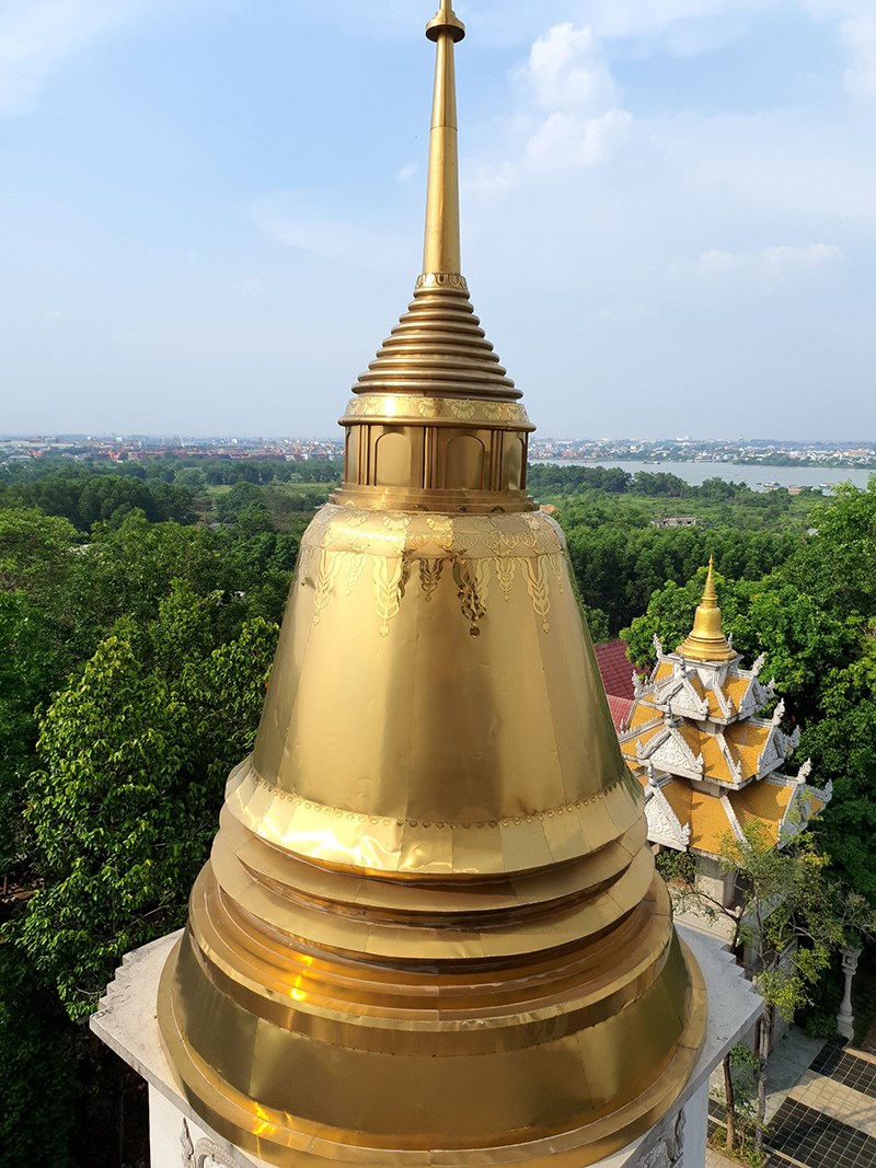 Chiếc chuông màu vàng đồng điểm nổi bật của Chùa Bửu Long