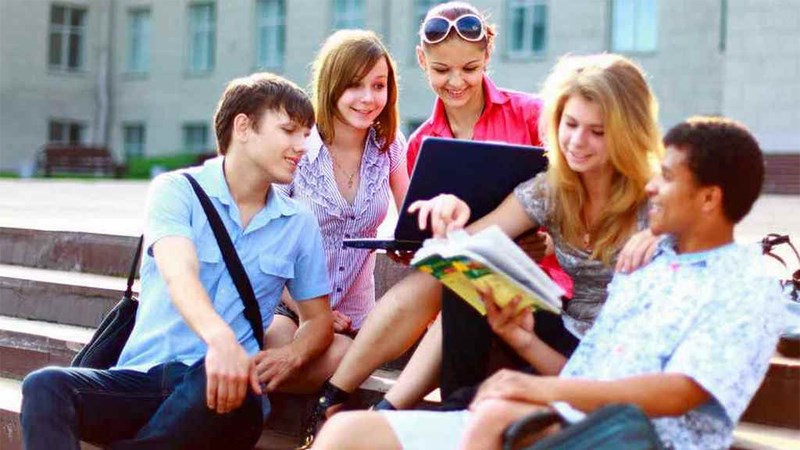 Khả năng tư duy, giao lưu và khả năng thích ứng với công việc