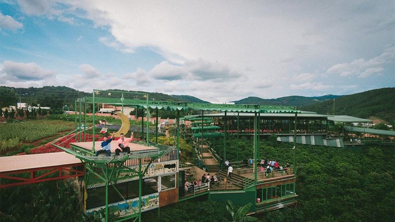 Mê Linh Coffee Garden