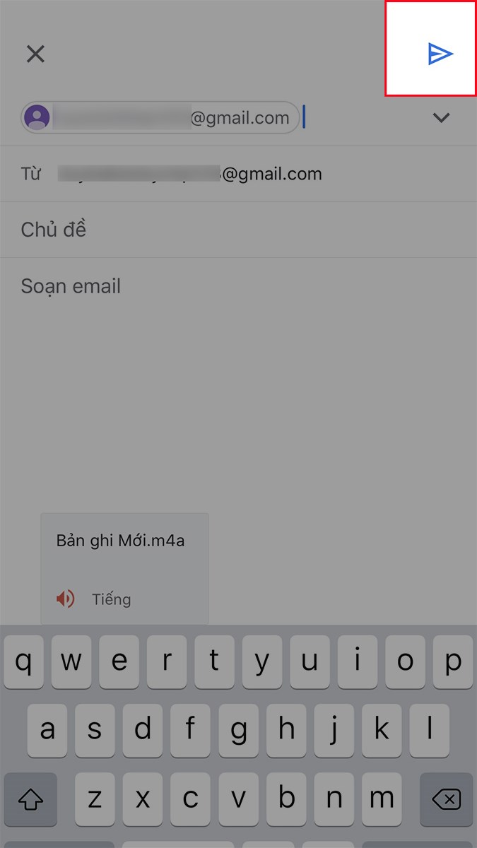 Nhấn vào biểu tượng tam giác màu xanh ở góc trên bên phải để gửi