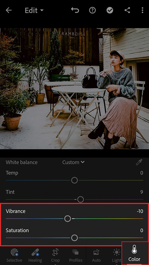 Sử dụng Lightroom trên điện thoại: Với sự tiện lợi của việc sử dụng Lightroom trên điện thoại, bạn có thể dễ dàng chỉnh sửa ảnh mọi lúc mọi nơi. Cùng với đó là những công cụ chỉnh sửa chuyên nghiệp của Lightroom, giúp cho những bức ảnh của bạn trở nên rực rỡ và sống động hơn bao giờ hết.