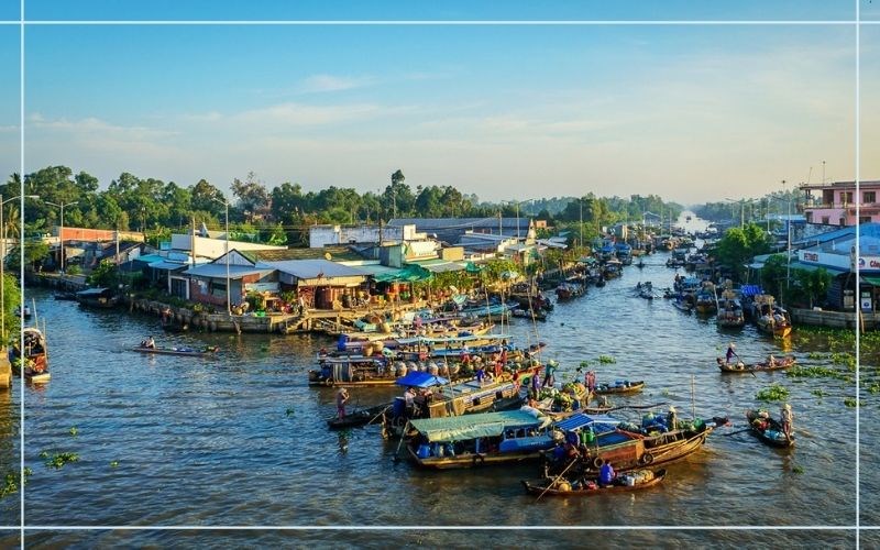 Chợ nổi Ngã Năm