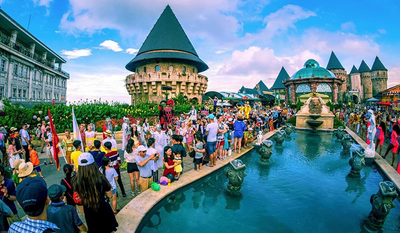 Khung cảnh nhộn nhịp tại Bà Nà Hills