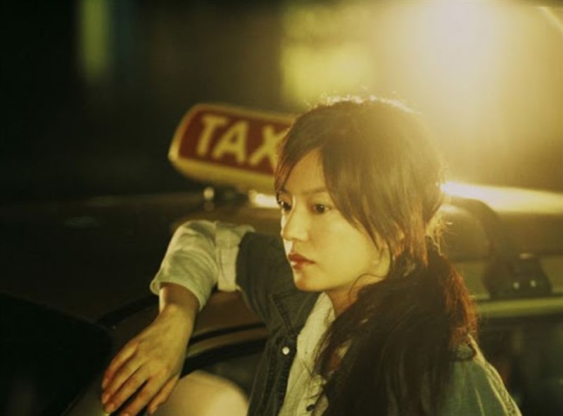 Triệu Vy trong tạo hình tài xế taxi