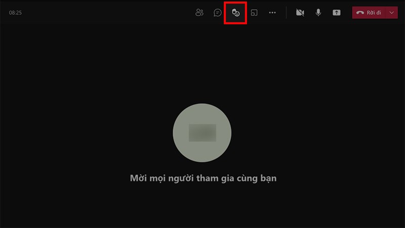Mở Microsoft Teams tr&ecirc;n m&aacute;y t&iacute;nh, tại ph&ograve;ng học, họp online nhấn v&agrave;o biểu tượng giơ tay