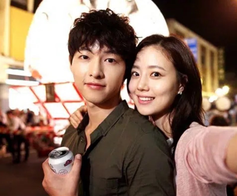 Kang Maru (bên trái) và Seo Eun-gi (bên phải)