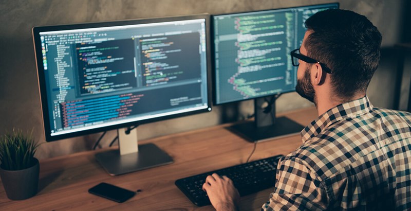 Ngôn ngữ lập trình giúp lập trình viên phát triển ứng dụng máy tính