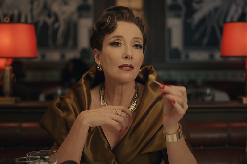 Thời trang của Emma Thompson trong Cruella