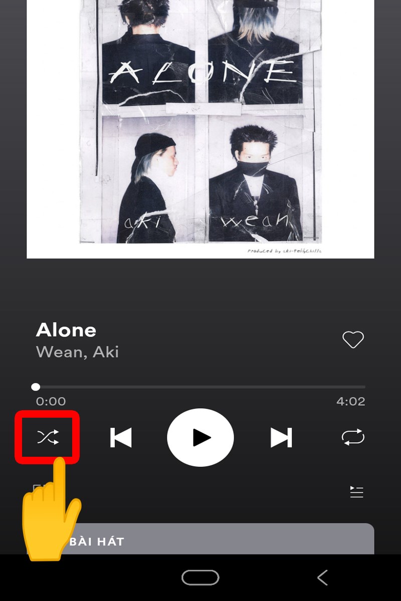 Sau đ&oacute;, bạn h&atilde;y tiếp tục t&igrave;m kiếm biểu tượng trộn b&agrave;i ph&iacute;a dưới g&oacute;c tr&aacute;i