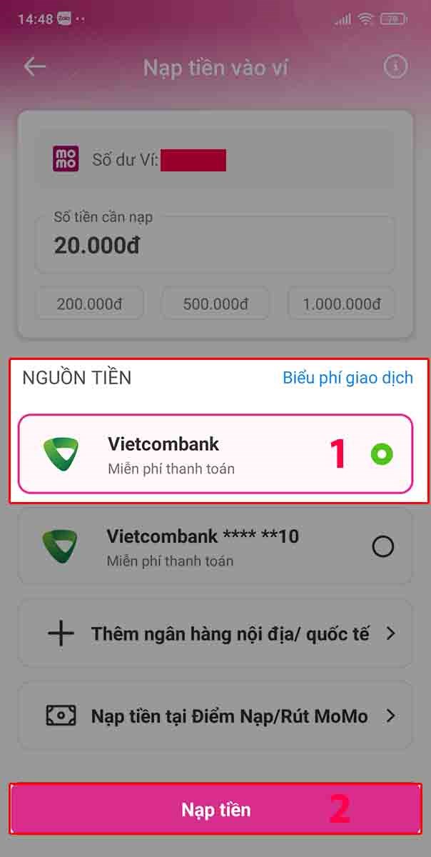 Chọn ngân hàng Vietcombank. Sau đó nhấn Nạp tiền.