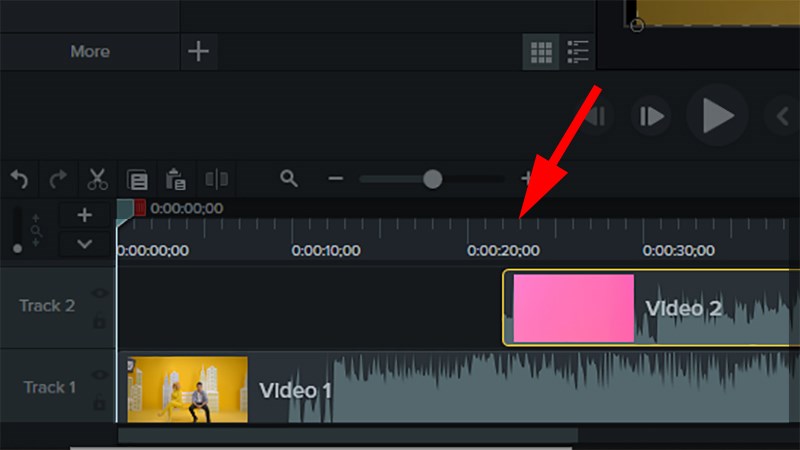 Điều chỉnh lại vị tr&iacute; của từng video ở th&agrave;nh Timeline