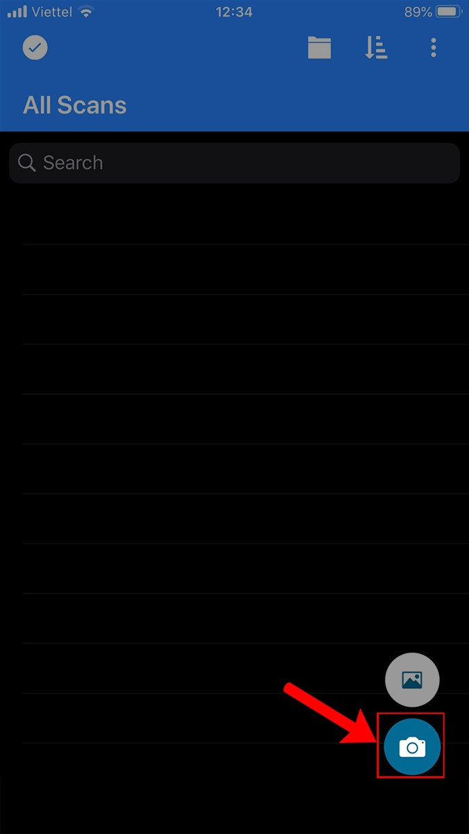 Mở ứng dụng > Click v&agrave;o biểu tượng m&aacute;y ảnh