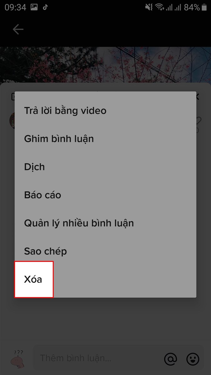 Nhấn giữ b&igrave;nh luận muốn x&oacute;a > Chọn X&oacute;a