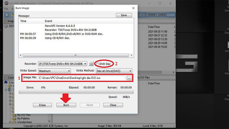 Ở hộp thoại hiện ra > Bạn đưa đĩa CD/DVD vào máy > Nhấn Burn để ghi file ISO đã tạo ra đĩa CD/DVD bằng UltraISO